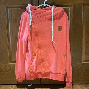Wanakome Medium woman’s zip up sweatshirt